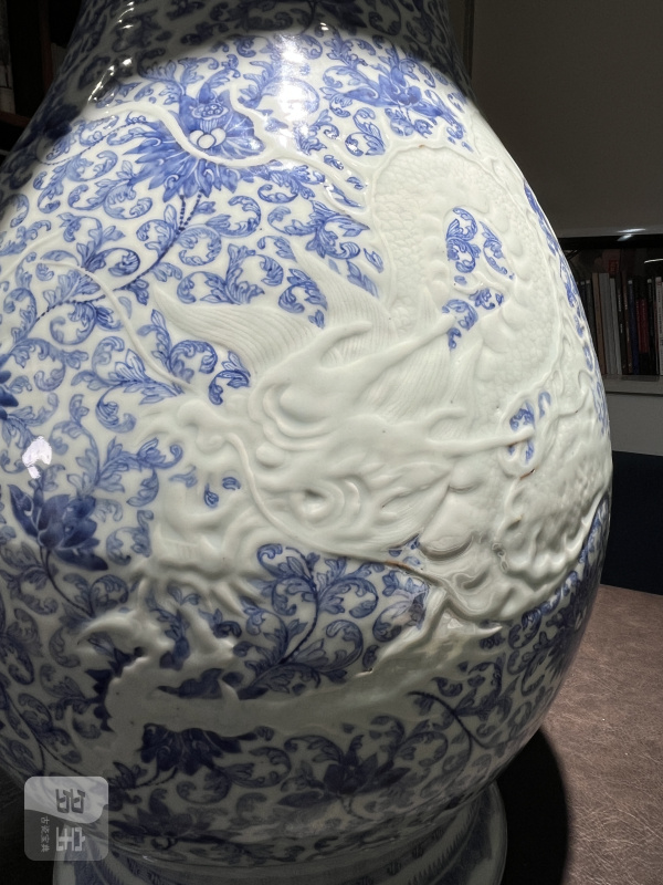 清雍正 青花锥拱穿花龙纹大尊 - 图14